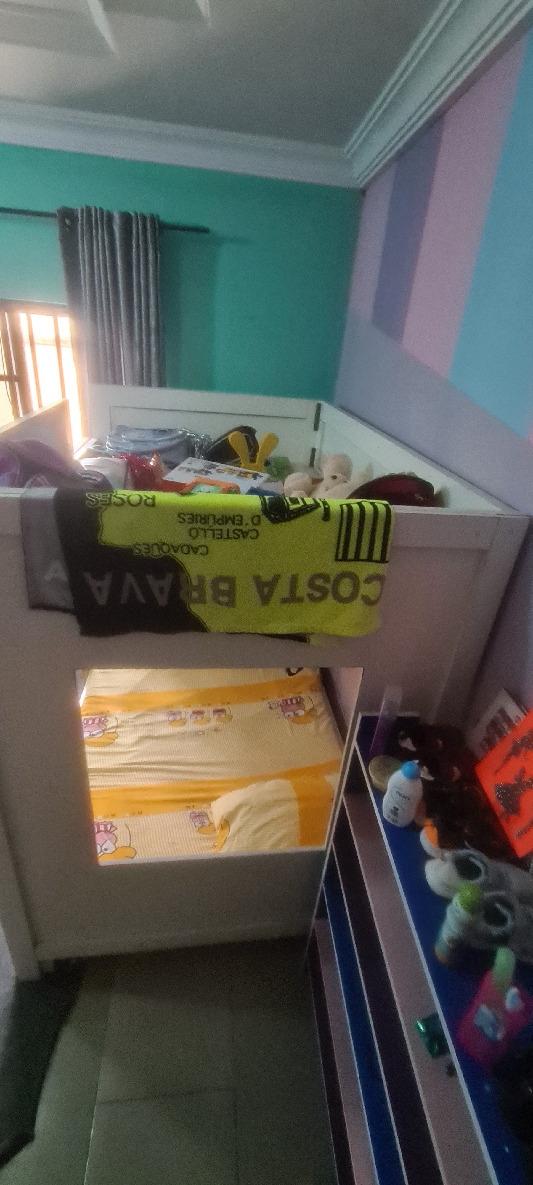 Bunk Bed with one matress