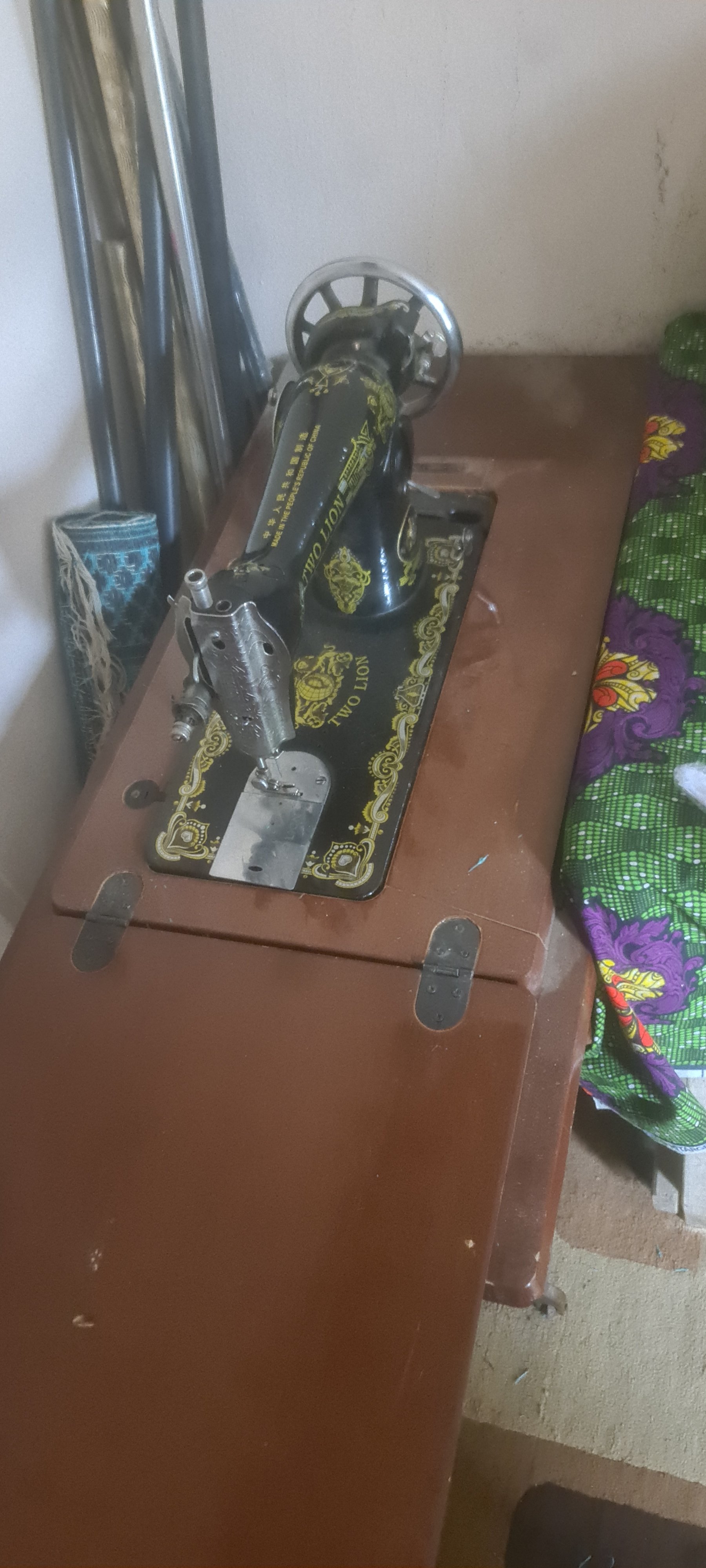 Two Lion Sewing Machine