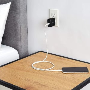 Amazon Basics: 65 W One-Port GaN USB-C Wall Charger