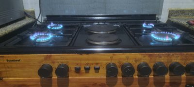 Scanfrost 6-Burner Gas Cooker With Oven – Wood Finish
